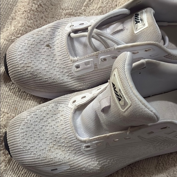 Avia White Athletic Shoes Low-Top Mesh Design - Picture 4 of 8